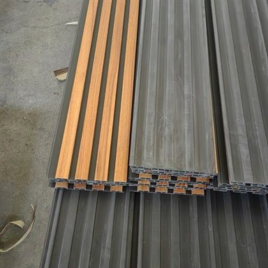 Nízka cena interiérový drevený plastový kompozitný Wpc interiérový obklad nástenný panel